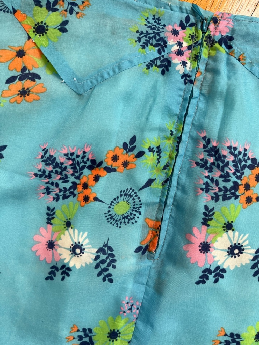Vintage 1970s Handsewn Ruffle Hem Blue Floral Skirt 26” Waist Fully Lined - Picture 9 of 14